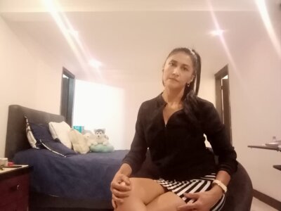 _steffy_ naked stripping on cam for live sex video chat