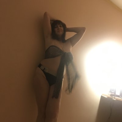 Sweet_Irina naked stripping on cam for live sex video chat