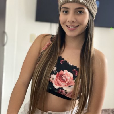 Sweet_kloe naked stripping on cam for live sex video chat