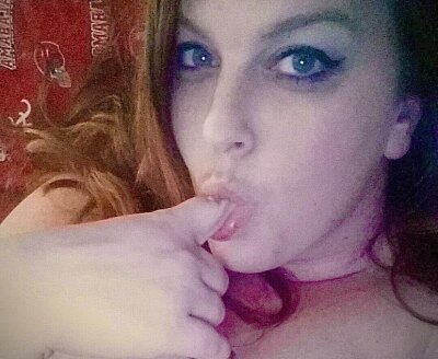 SweetFeetHarlesxxx naked stripping on cam for live sex video chat