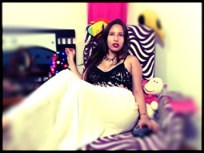 sweetkarlahot naked stripping on cam for live sex video chat