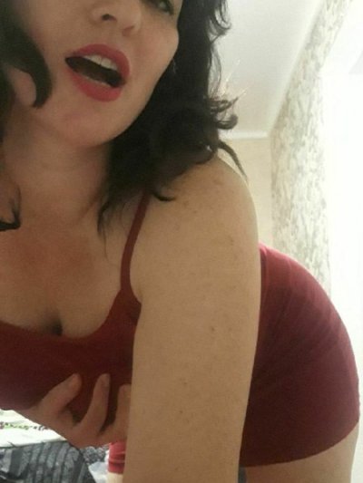 SweetKate69 naked stripping on cam for live sex video chat