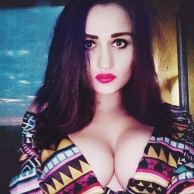 Sweety_Stargirl naked stripping on cam for live sex video chat
