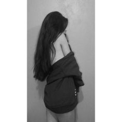 Swetcourtney naked stripping on cam for live sex video chat