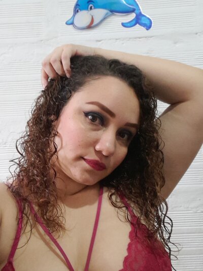 TaniaAndJoshua naked stripping on cam for live sex video chat