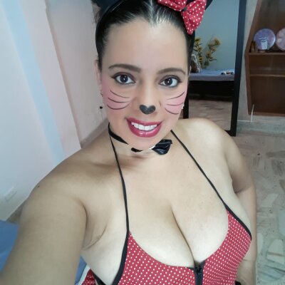 tiffanyflower naked stripping on cam for live sex video chat