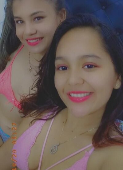 Toxic_Girls naked stripping on cam for live sex video chat