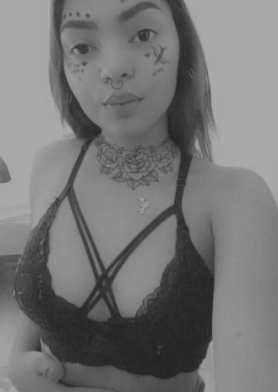 valery_lovers naked stripping on cam for live sex video chat