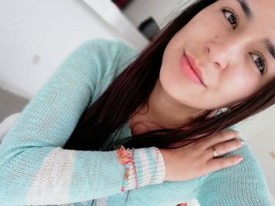 violeta_rey naked stripping on cam for live sex video chat