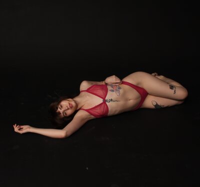 VioletxRyan naked stripping on cam for live sex video chat