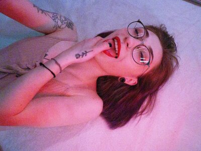 Wena_land naked stripping on cam for live sex video chat