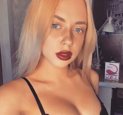 yourdream2021 naked stripping on cam for live sex video chat