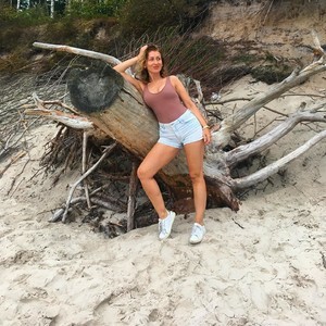 AdreyForYou naked before webcam in live porn chat