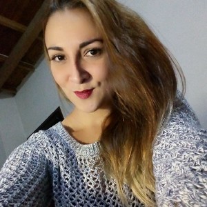Adrianapdes naked before webcam in live porn chat