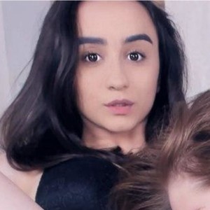 Agnes_Mady naked before webcam in live porn chat