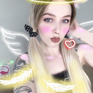 ahegao_girl naked before webcam in live porn chat