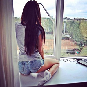 Aileeen_ naked before webcam in live porn chat