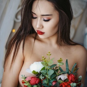AishaSei naked before webcam in live porn chat