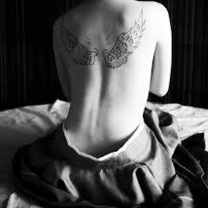 Akura_01 naked before webcam in live porn chat