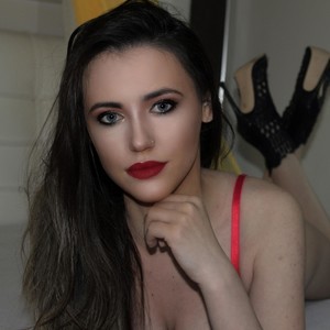 AlexaSweetXG naked before webcam in live porn chat