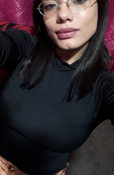Alexia_Grill naked stripping on cam for live sex video chat