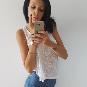 ali_skny naked before webcam in live porn chat