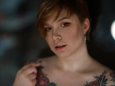 AliceWood naked stripping on cam for live sex video chat