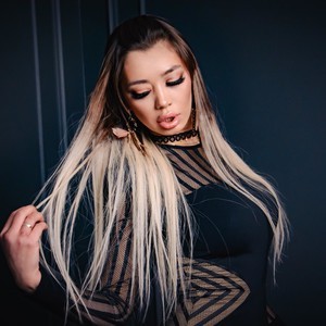 AlisieSweet naked before webcam in live porn chat