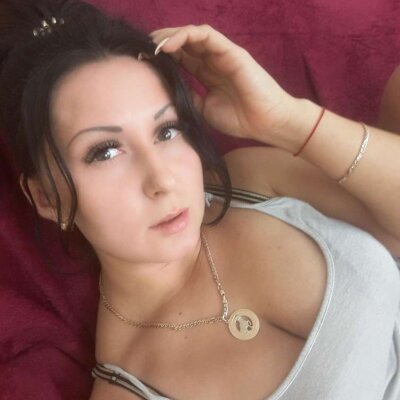 allissdoll naked stripping on cam for live sex video chat