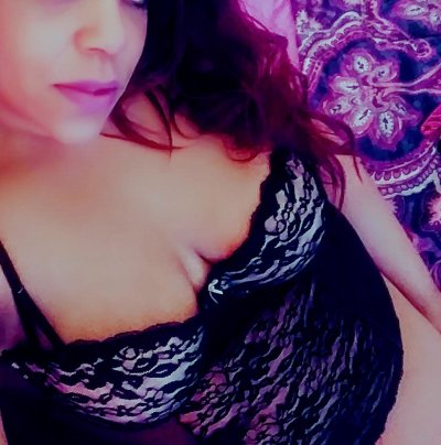 alyciaallure naked stripping on cam for live sex video chat