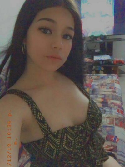 AlyShanonn naked stripping on cam for live sex video chat