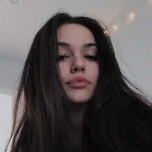 Amateuros naked before webcam in live porn chat