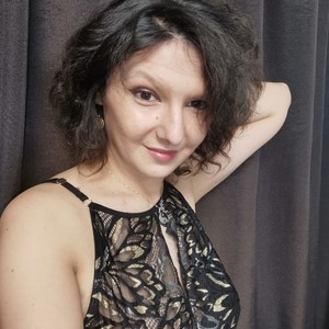 AmethystCharm naked before webcam in live porn chat