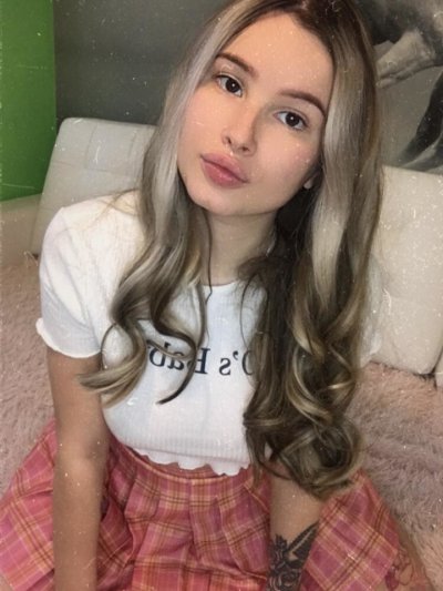 AmiceGibbs naked stripping on cam for live sex video chat