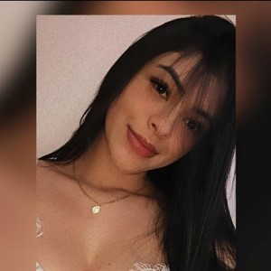 Andrea_T naked before webcam in live porn chat