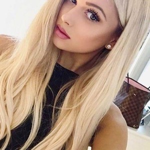 AnnabelPower naked before webcam in live porn chat