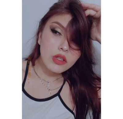 AnnyWilsonn naked stripping on cam for live sex video chat