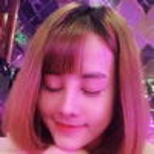 Apple_Kara naked before webcam in live porn chat