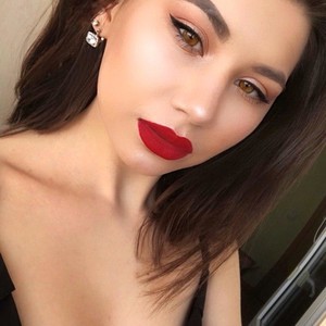 Ariel_BelleX naked before webcam in live porn chat