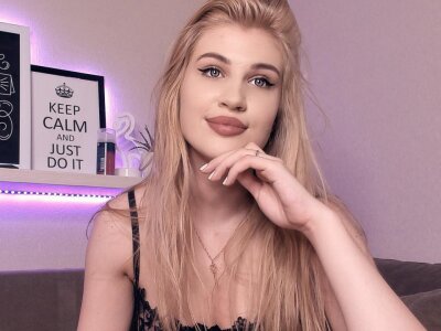 -ARINKA- naked stripping on cam for live sex video chat