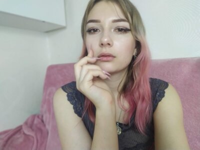 _Ariyel naked stripping on cam for live sex video chat