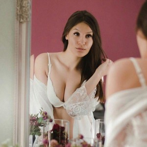 Asoll77 naked before webcam in live porn chat