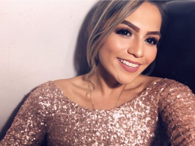 Audreymiller naked stripping on cam for live sex video chat