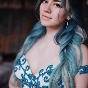 AwesomeRoxy naked before webcam in live porn chat