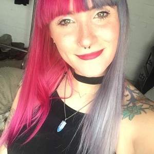AxeHallow naked before webcam in live porn chat