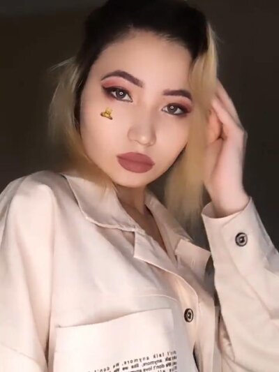 azzi_swet naked stripping on cam for live sex video chat