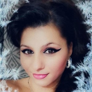 badkittyhot naked before webcam in live porn chat