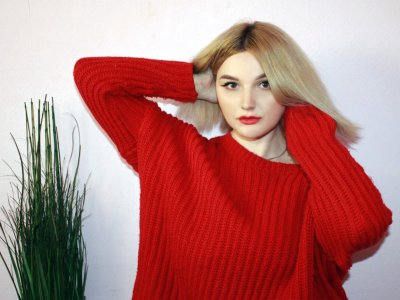 BellaJays naked stripping on cam for live sex video chat