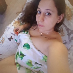 bigboobsRosse naked before webcam in live porn chat