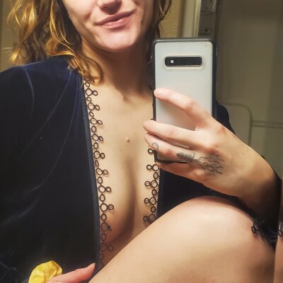 bluebellaz naked stripping on cam for live sex video chat